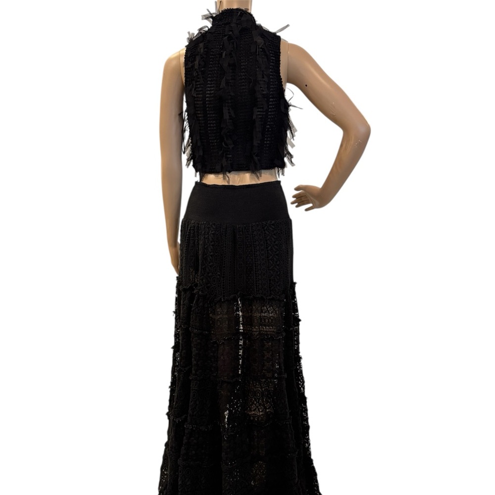 Akira Black Top - Picture 2 of 6